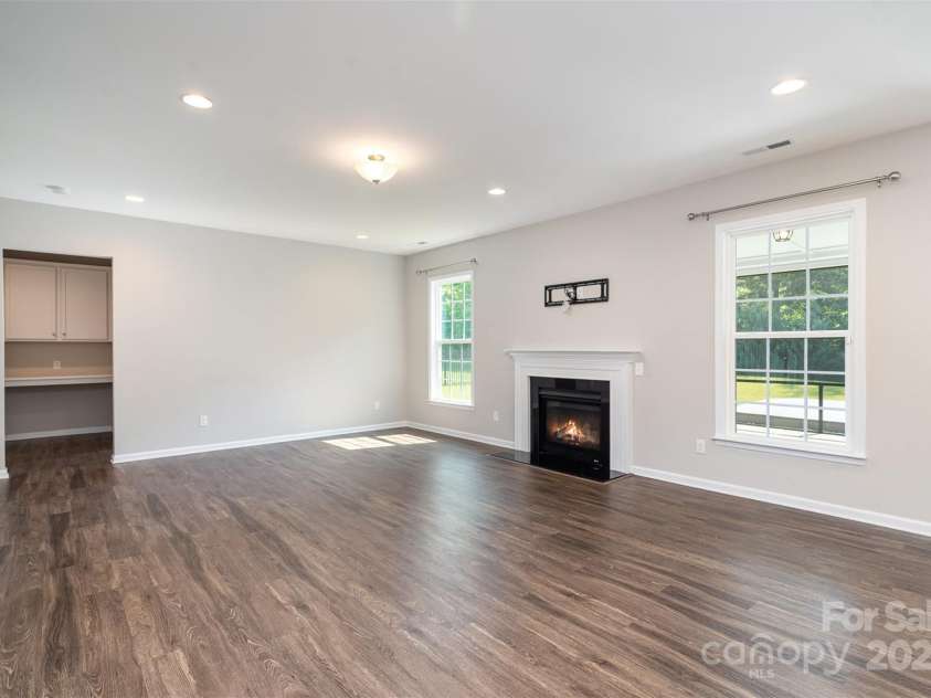 12140 Mcdowell Crossing, Huntersville, NC 28078.  MLS# CAR4293133, YatesRealty ID 33674. 