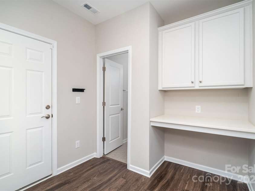 12140 Mcdowell Crossing, Huntersville, NC 28078.  MLS# CAR4293133, YatesRealty ID 33674. 