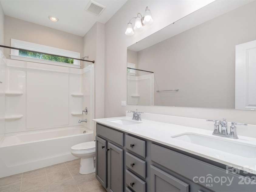 12140 Mcdowell Crossing, Huntersville, NC 28078.  MLS# CAR4293133, YatesRealty ID 33674. 