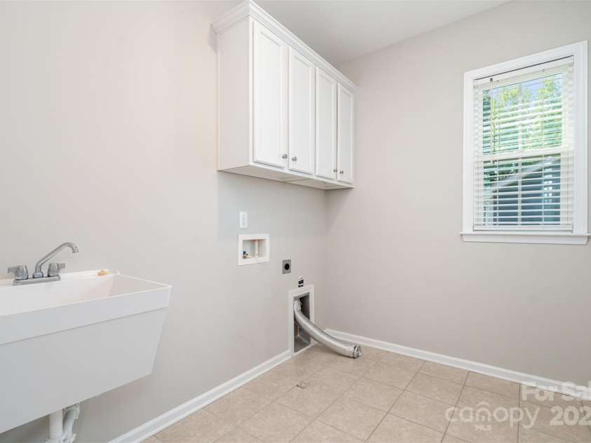 12140 Mcdowell Crossing, Huntersville, NC 28078.  MLS# CAR4293133, YatesRealty ID 33674. 