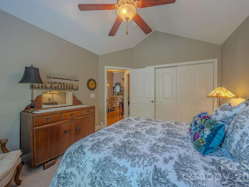 52 Mountain Meadow Circle, Weaverville, NC 28787.  MLS# CAR4394036, YatesRealty ID 33674. 2ND BEDROOM