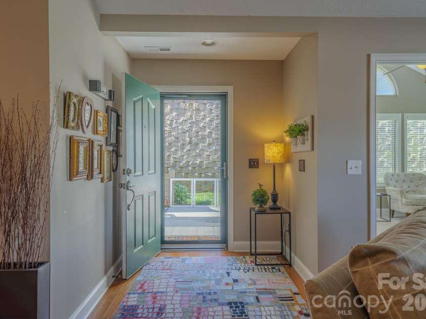 52 Mountain Meadow Circle, Weaverville, NC 28787.  MLS# CAR4394036, YatesRealty ID 33674. FOYER