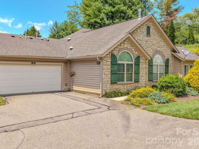 52 Mountain Meadow Circle, Weaverville, NC 28787.  MLS# CAR4394036, YatesRealty ID 33674. FRONT