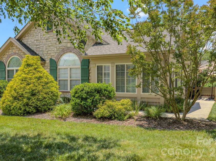 52 Mountain Meadow Circle, Weaverville, NC 28787.  MLS# CAR4394036, YatesRealty ID 33674. FRONT