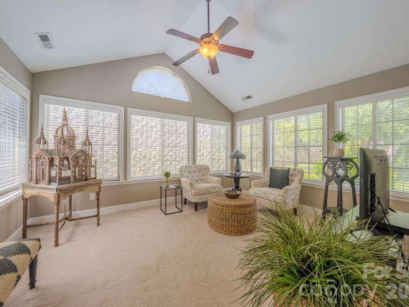 52 Mountain Meadow Circle, Weaverville, NC 28787.  MLS# CAR4394036, YatesRealty ID 33674. SUNROOM