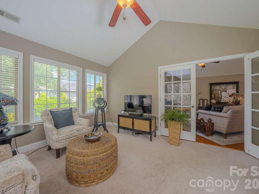 52 Mountain Meadow Circle, Weaverville, NC 28787.  MLS# CAR4394036, YatesRealty ID 33674. SUNROOM