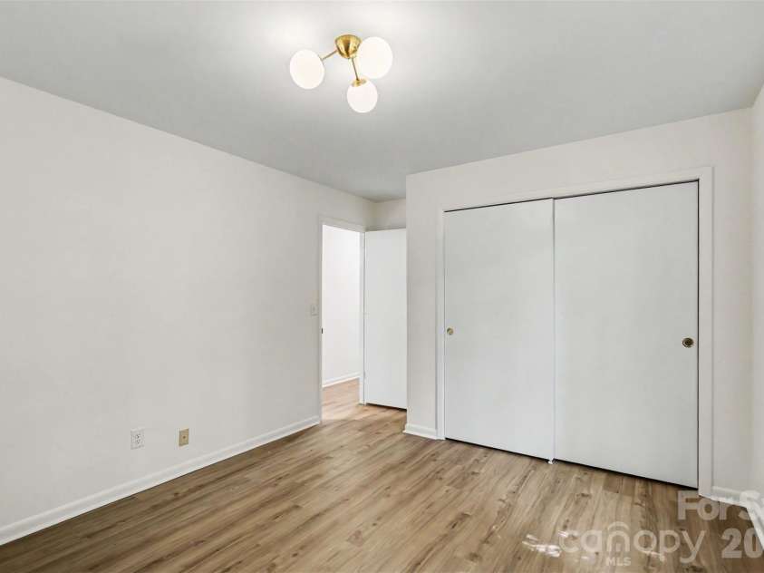 319 Kingsley Drive, Charlotte, NC 28270.  MLS# CAR4383389, YatesRealty ID 33675. 