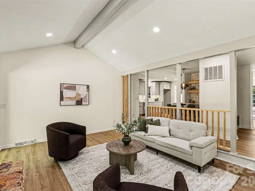 319 Kingsley Drive, Charlotte, NC 28270.  MLS# CAR4383389, YatesRealty ID 33675. Den