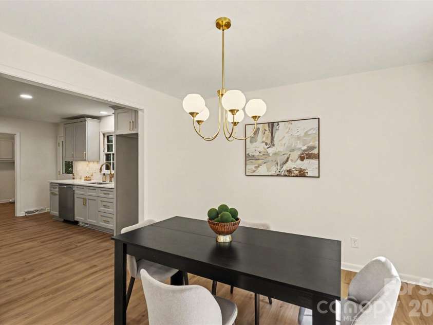 319 Kingsley Drive, Charlotte, NC 28270.  MLS# CAR4383389, YatesRealty ID 33675. Dining Room
