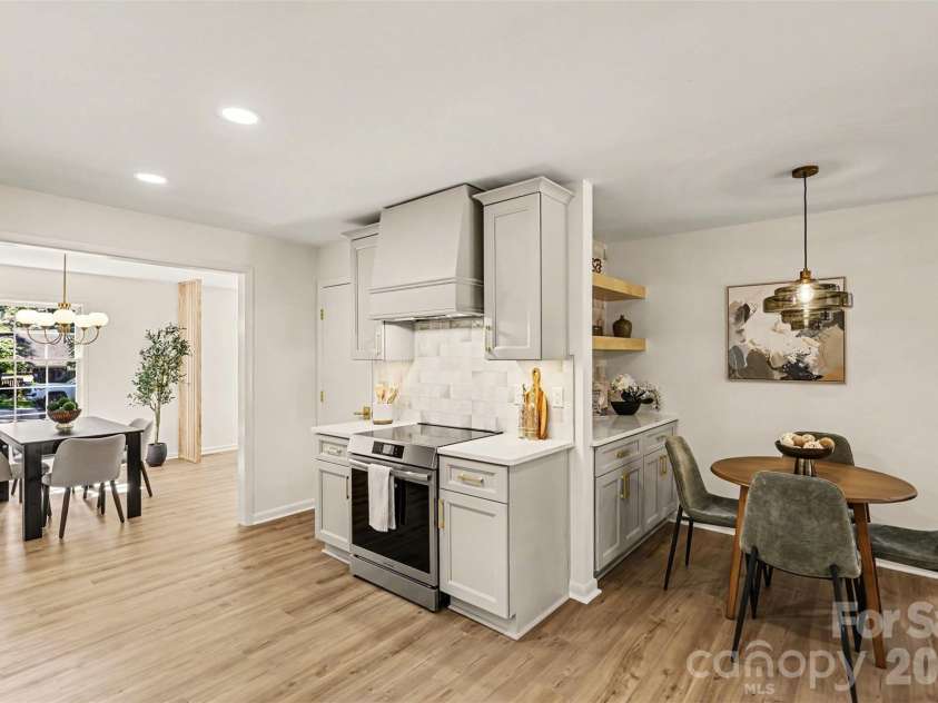 319 Kingsley Drive, Charlotte, NC 28270.  MLS# CAR4383389, YatesRealty ID 33675. Kitchen