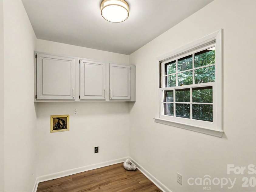 319 Kingsley Drive, Charlotte, NC 28270.  MLS# CAR4383389, YatesRealty ID 33675. Laundry Room