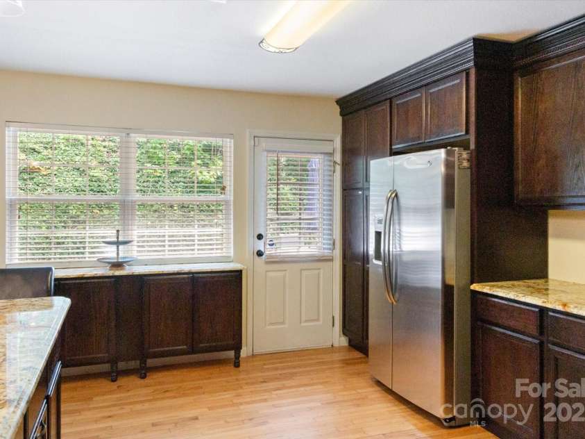 42 Bushwald Lane, Swannanoa, NC 28778.  MLS# CAR4292687, YatesRealty ID 33675. 