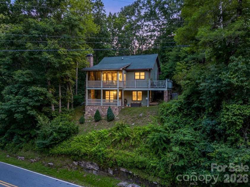 9390 East Fork Road, Brevard, NC 28712.  MLS# CAR4397774, YatesRealty ID 33676. 