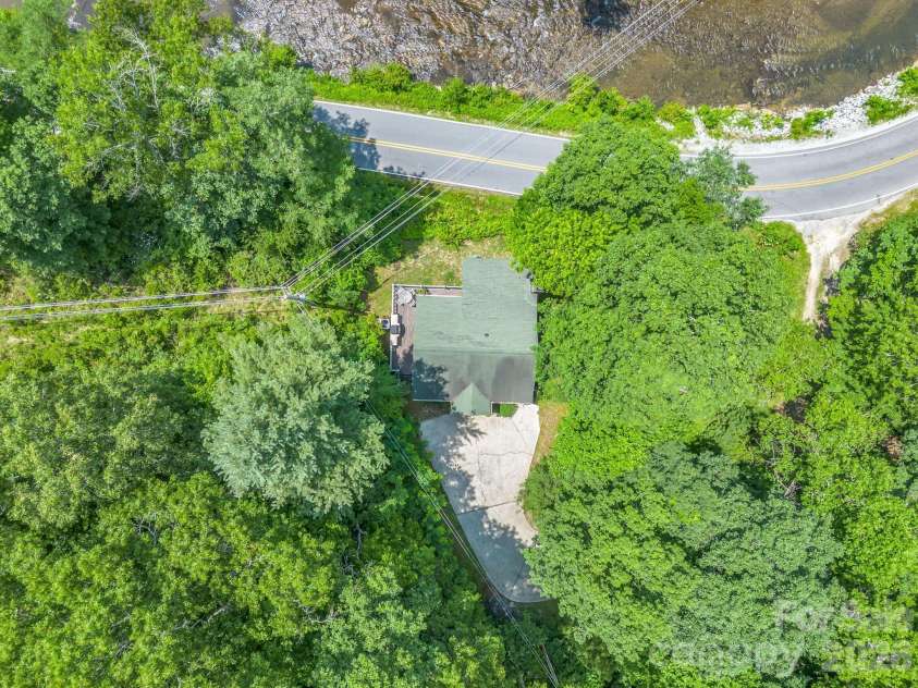 9390 East Fork Road, Brevard, NC 28712.  MLS# CAR4397774, YatesRealty ID 33676. 