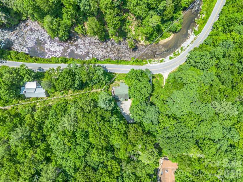 9390 East Fork Road, Brevard, NC 28712.  MLS# CAR4397774, YatesRealty ID 33676. 