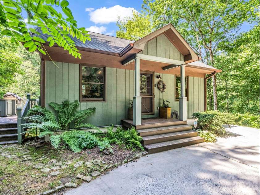 9390 East Fork Road, Brevard, NC 28712.  MLS# CAR4397774, YatesRealty ID 33676. Front Entry