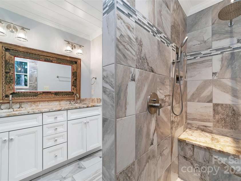 33 Red Fox Lane, Brevard, NC 28712.  MLS# CAR4292614, YatesRealty ID 33678. 