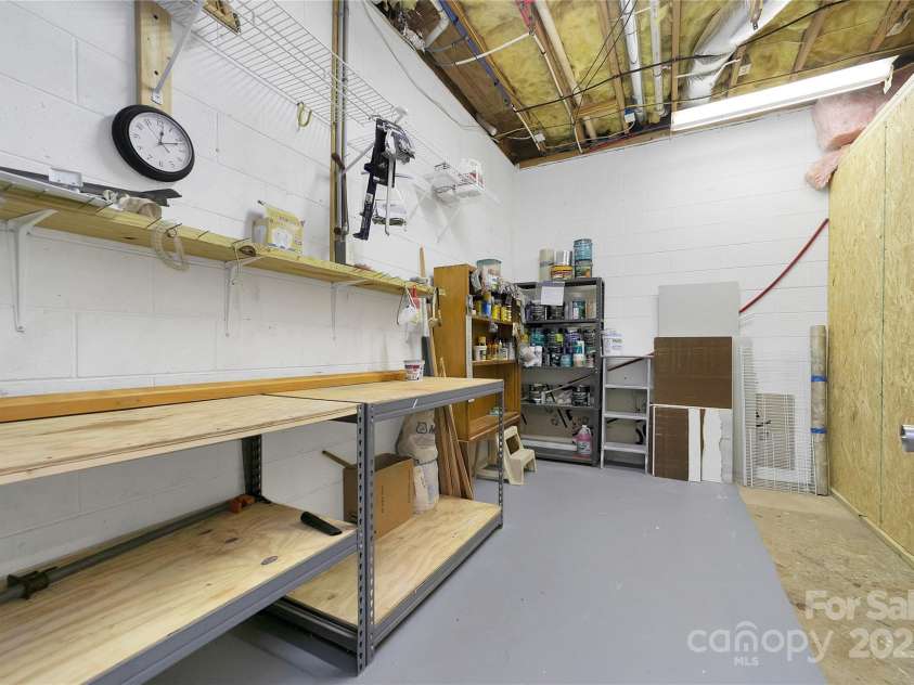 33 Red Fox Lane, Brevard, NC 28712.  MLS# CAR4292614, YatesRealty ID 33678. 