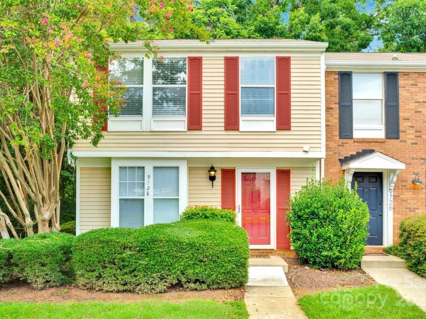 9728 Old Gate Drive, Matthews, NC 28105.  MLS# CAR4291090, YatesRealty ID 33679. 