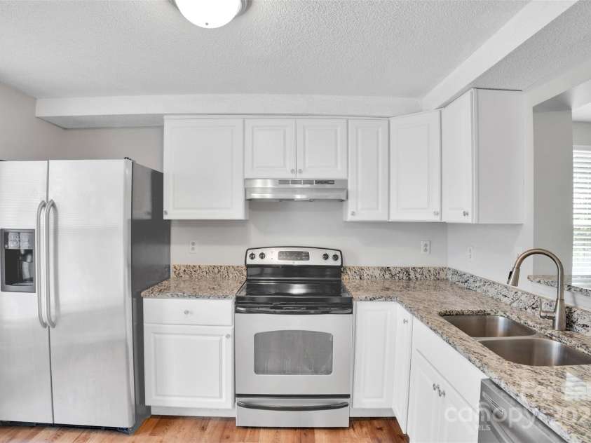 9728 Old Gate Drive, Matthews, NC 28105.  MLS# CAR4291090, YatesRealty ID 33679. 