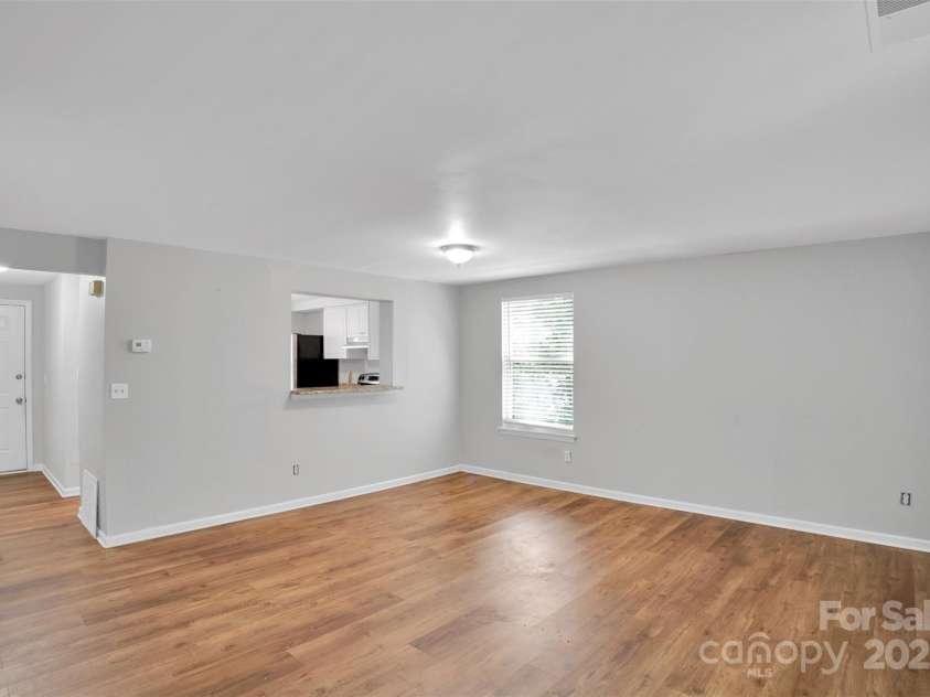 9728 Old Gate Drive, Matthews, NC 28105.  MLS# CAR4291090, YatesRealty ID 33679. 