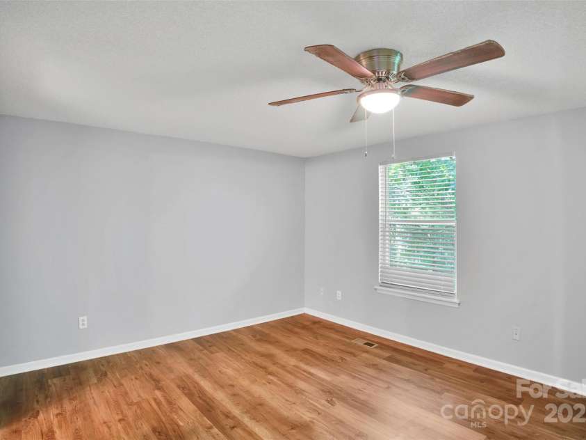9728 Old Gate Drive, Matthews, NC 28105.  MLS# CAR4291090, YatesRealty ID 33679. 
