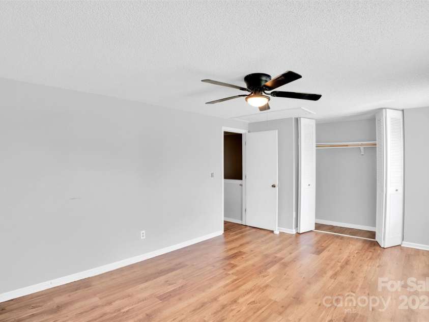 9728 Old Gate Drive, Matthews, NC 28105.  MLS# CAR4291090, YatesRealty ID 33679. 