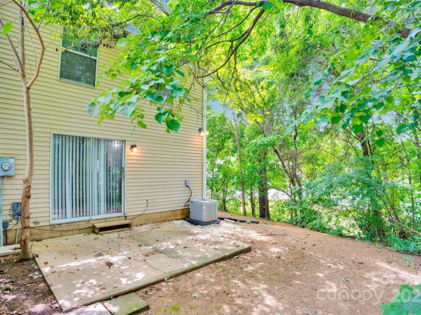 9728 Old Gate Drive, Matthews, NC 28105.  MLS# CAR4291090, YatesRealty ID 33679. 