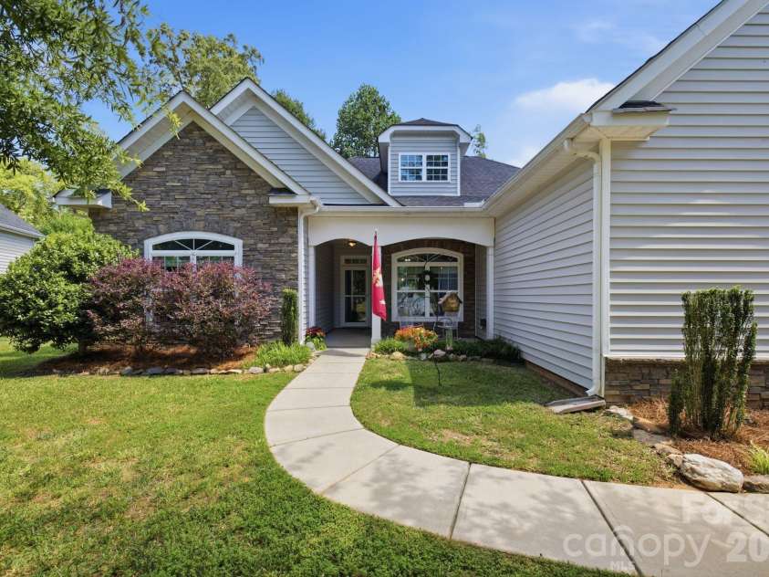 983 Jerry Lees Way, Denver, NC 28037.  MLS# CAR4394495, YatesRealty ID 33679. 