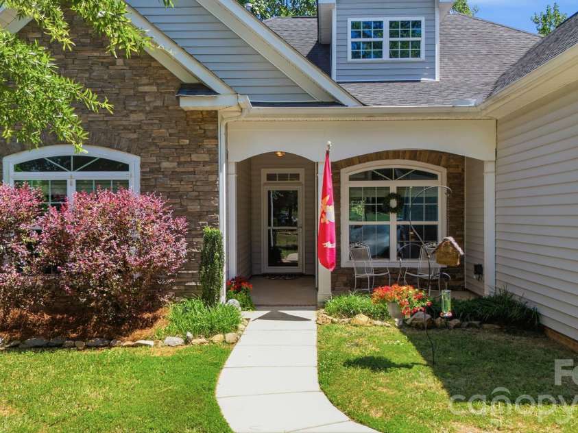 983 Jerry Lees Way, Denver, NC 28037.  MLS# CAR4394495, YatesRealty ID 33679. 