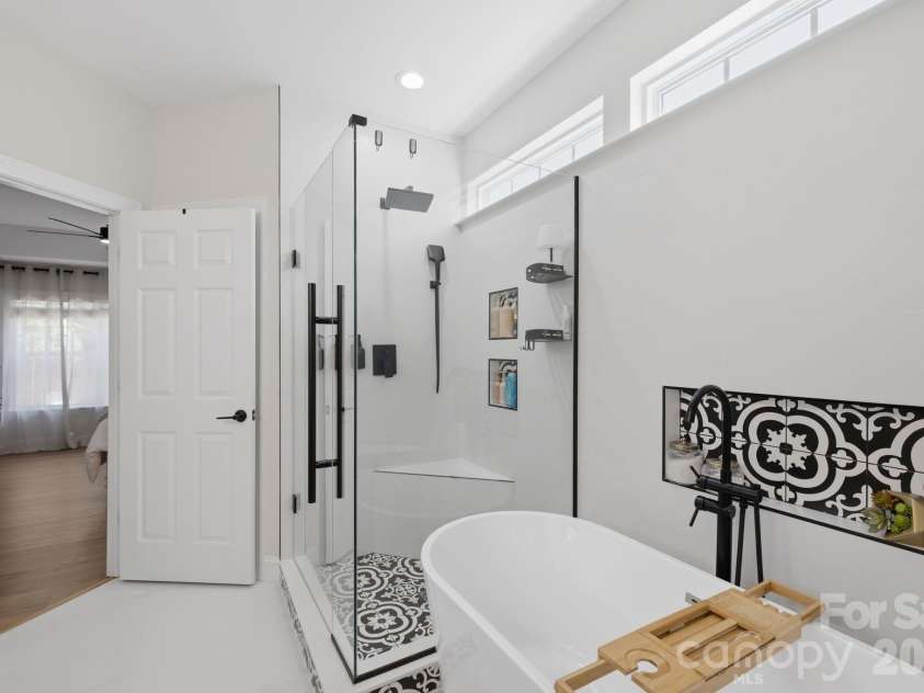 983 Jerry Lees Way, Denver, NC 28037.  MLS# CAR4394495, YatesRealty ID 33679. Primary bathroom