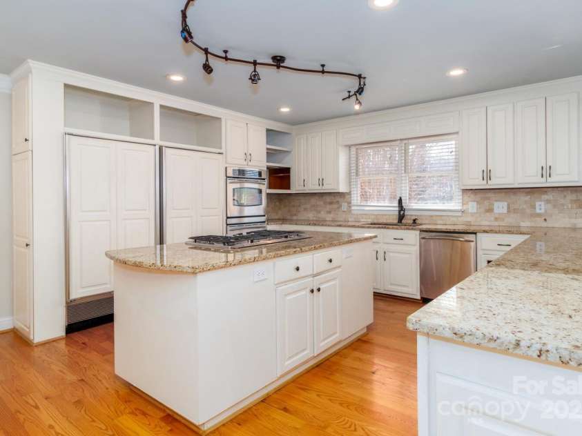 1003 Oak Hill Drive, Monroe, NC 28112.  MLS# CAR4225287, YatesRealty ID 3368. SUB ZERO REFRIGERATOR