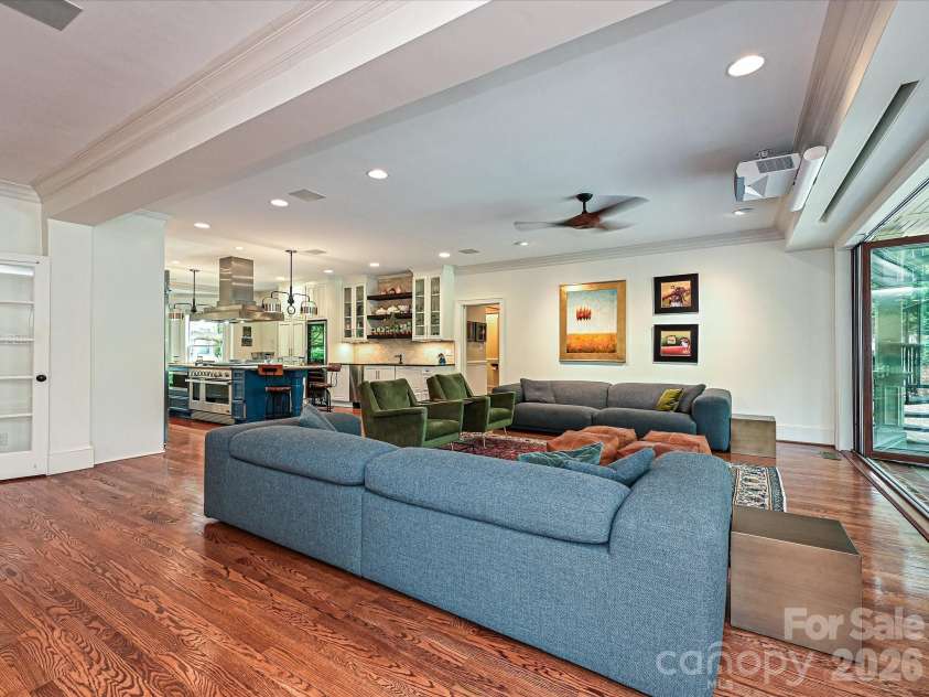 2132 Rolston Drive, Charlotte, NC 28207.  MLS# CAR4370099, YatesRealty ID 33680. 
