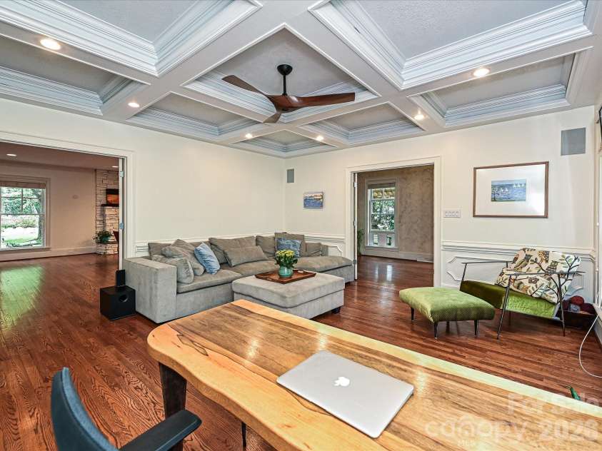 2132 Rolston Drive, Charlotte, NC 28207.  MLS# CAR4370099, YatesRealty ID 33680. 