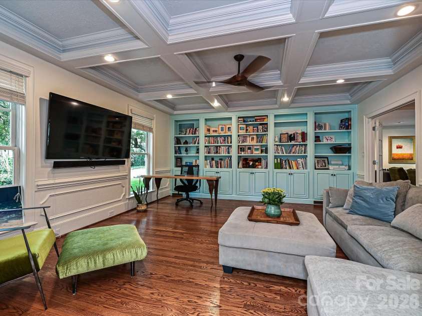 2132 Rolston Drive, Charlotte, NC 28207.  MLS# CAR4370099, YatesRealty ID 33680. 