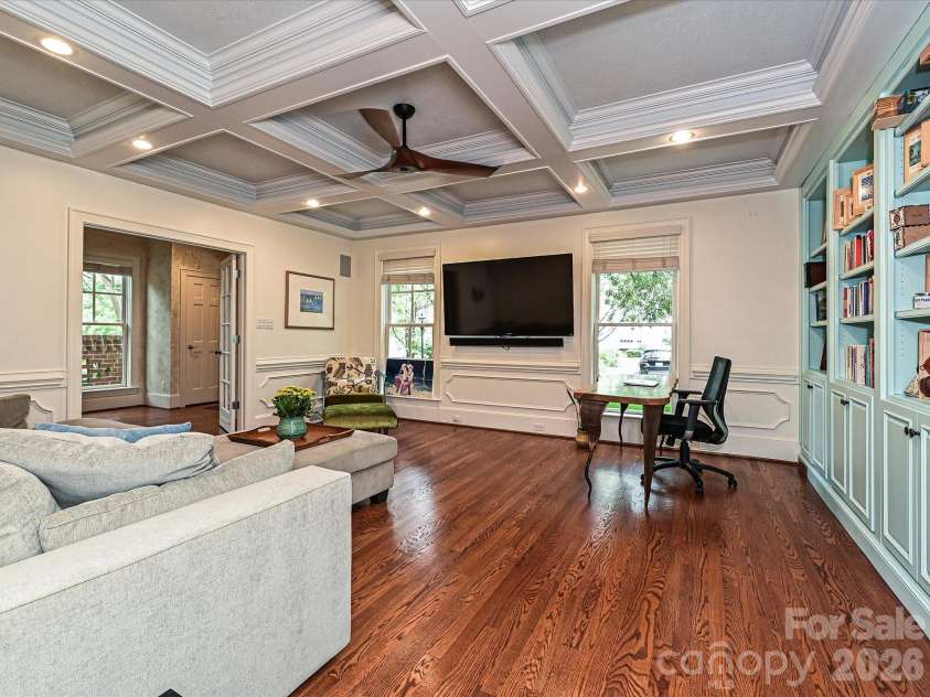 2132 Rolston Drive, Charlotte, NC 28207.  MLS# CAR4370099, YatesRealty ID 33680. 