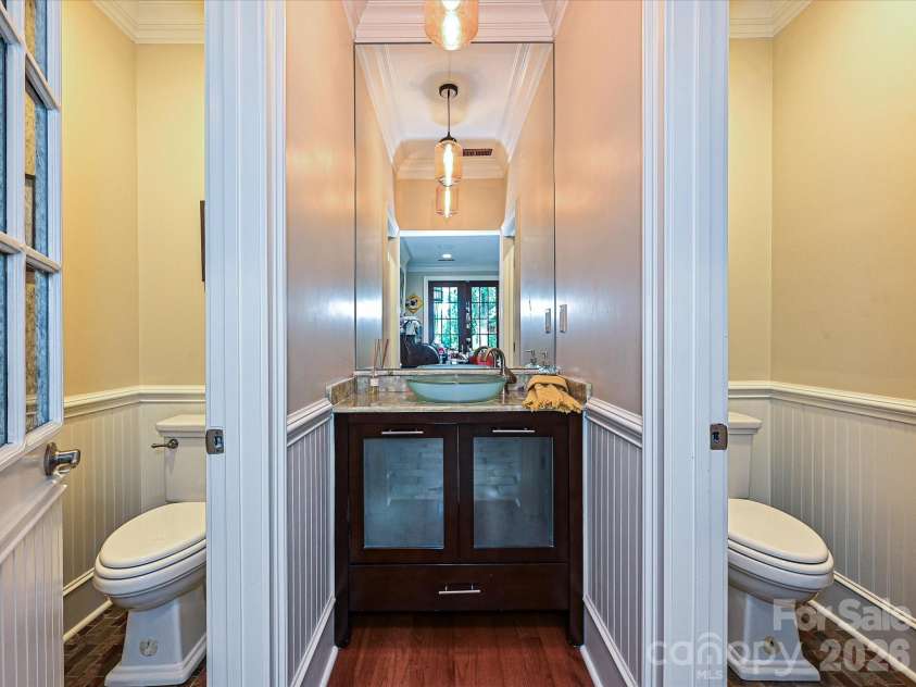 2132 Rolston Drive, Charlotte, NC 28207.  MLS# CAR4370099, YatesRealty ID 33680. 