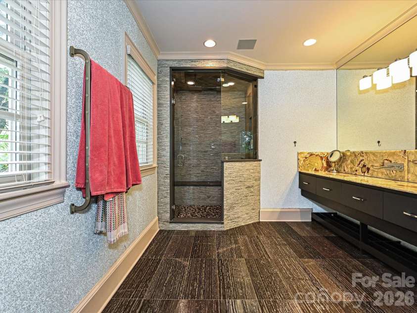 2132 Rolston Drive, Charlotte, NC 28207.  MLS# CAR4370099, YatesRealty ID 33680. 