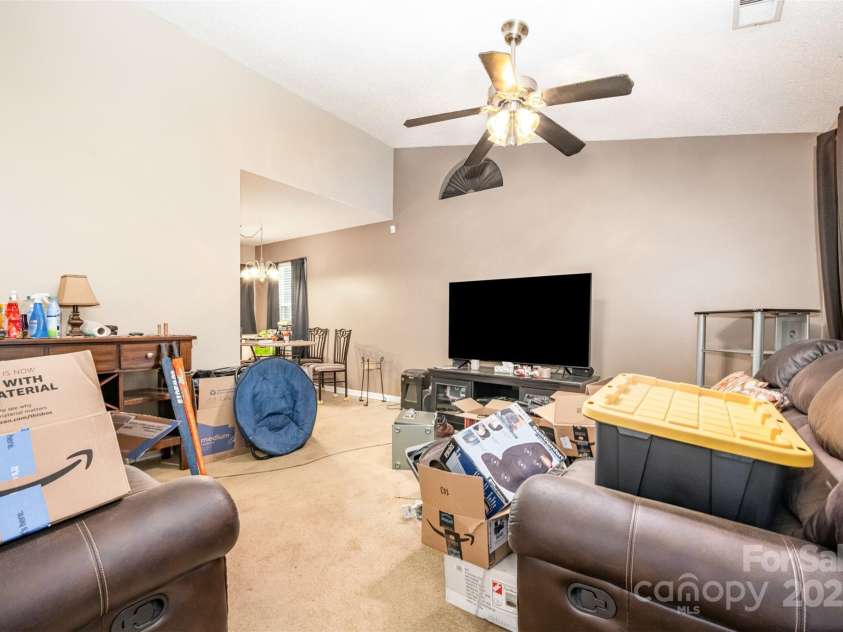 6220 Easter Lane, Charlotte, NC 28208.  MLS# CAR4294561, YatesRealty ID 33680. 