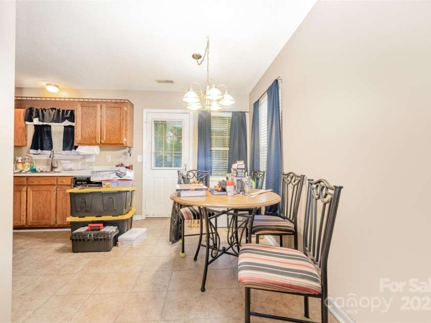 6220 Easter Lane, Charlotte, NC 28208.  MLS# CAR4294561, YatesRealty ID 33680. 