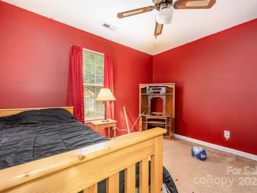 6220 Easter Lane, Charlotte, NC 28208.  MLS# CAR4294561, YatesRealty ID 33680. 