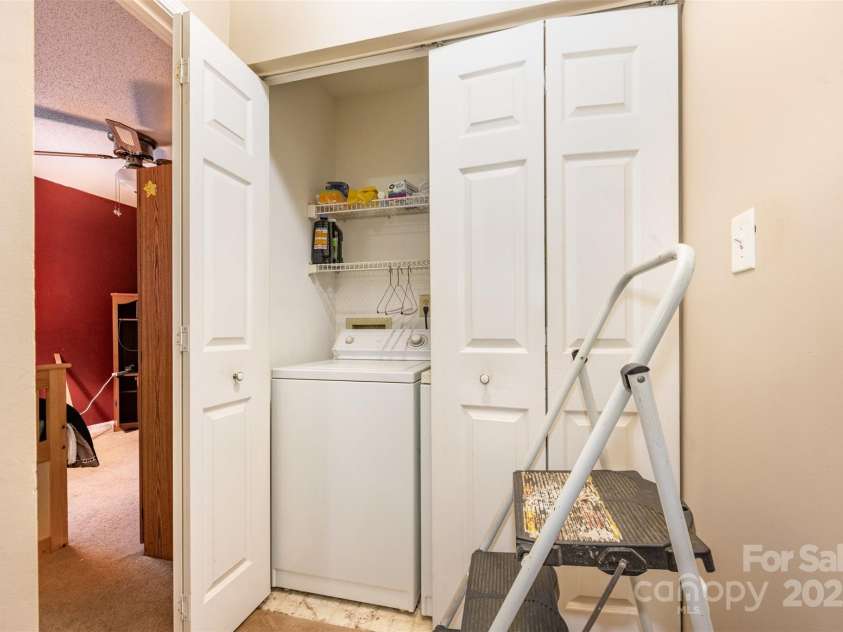 6220 Easter Lane, Charlotte, NC 28208.  MLS# CAR4294561, YatesRealty ID 33680. 