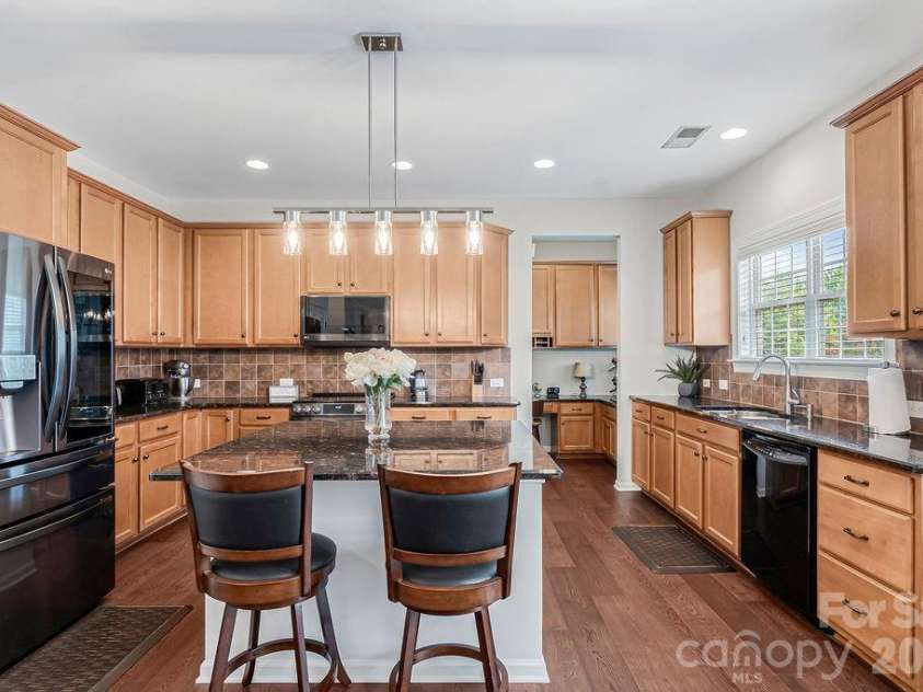 13731 Daltrey Lane, Charlotte, NC 28277.  MLS# CAR4397841, YatesRealty ID 33681. 