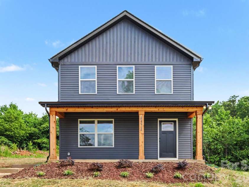 4224 Pine Street, Kannapolis, NC 28081.  MLS# CAR4392128, YatesRealty ID 33682. 
