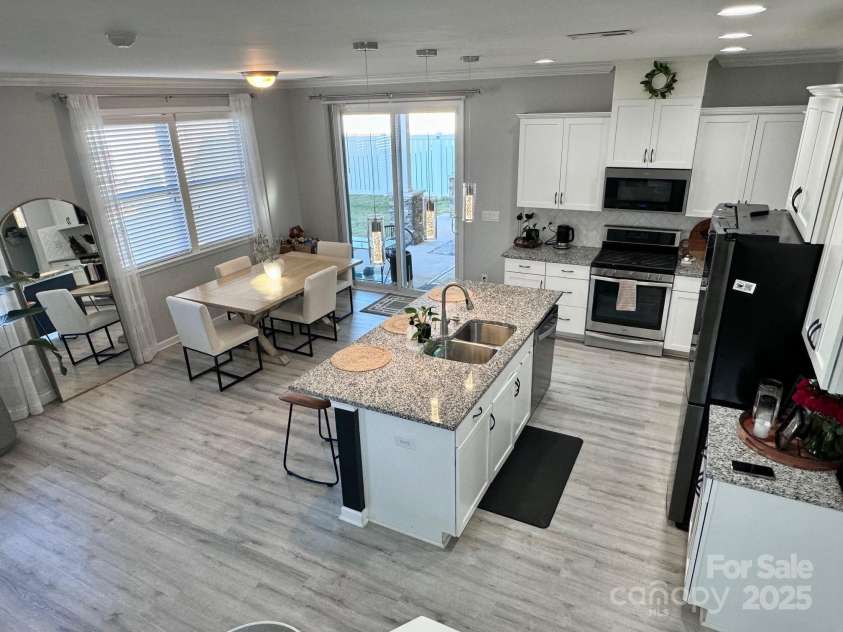 9419 Silverdale Lane, Charlotte, NC 28269.  MLS# CAR4267613, YatesRealty ID 33682. 