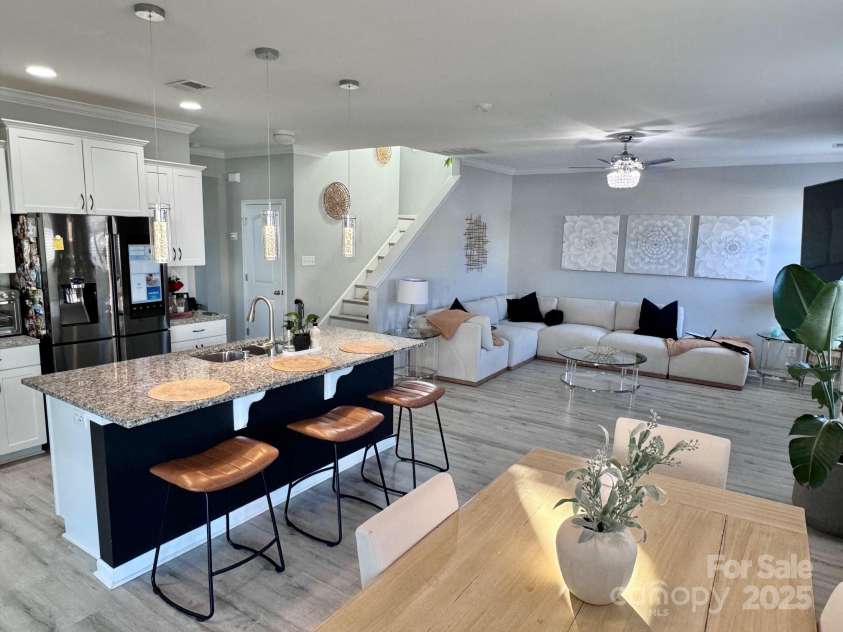 9419 Silverdale Lane, Charlotte, NC 28269.  MLS# CAR4267613, YatesRealty ID 33682. 