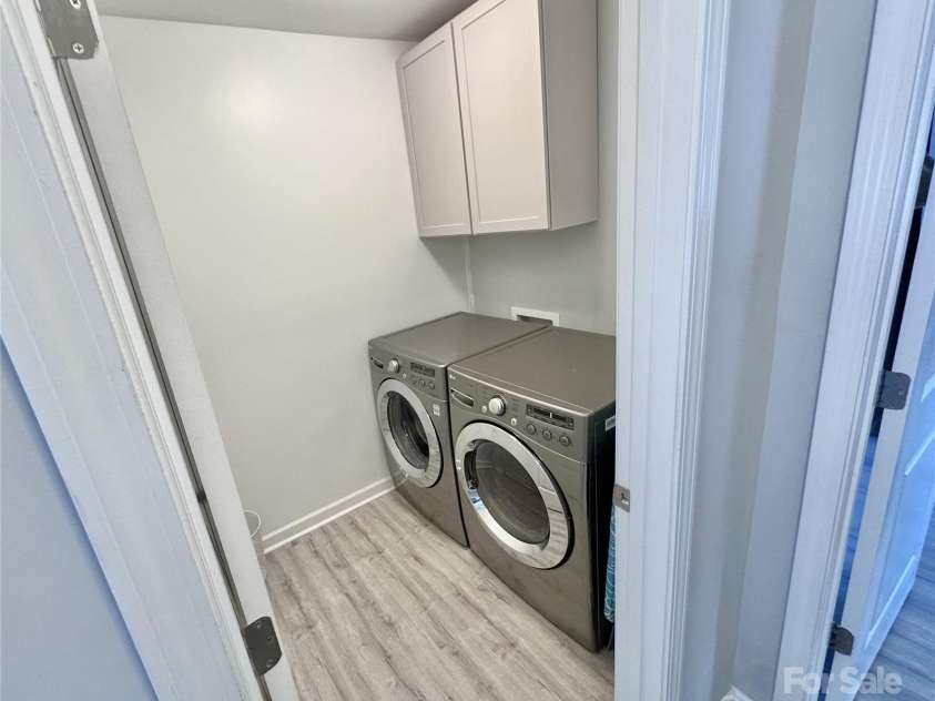 9419 Silverdale Lane, Charlotte, NC 28269.  MLS# CAR4267613, YatesRealty ID 33682. 