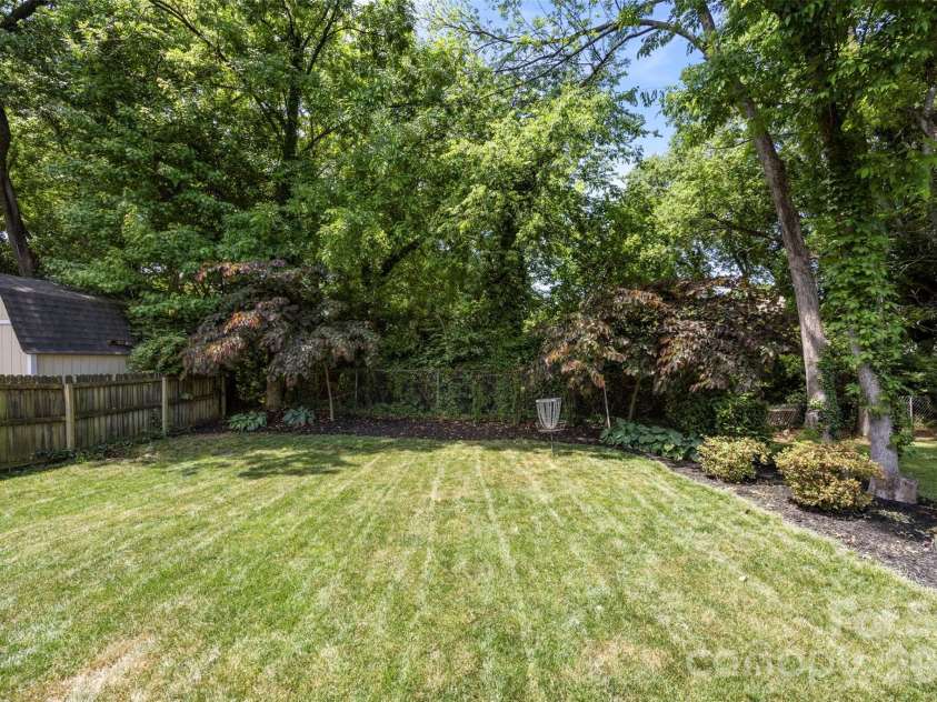 1823 Allen Street, Charlotte, NC 28205.  MLS# CAR4378484, YatesRealty ID 33683. 