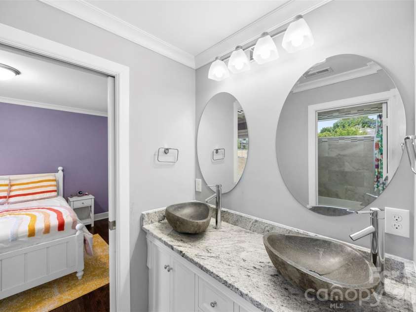 1823 Allen Street, Charlotte, NC 28205.  MLS# CAR4378484, YatesRealty ID 33683. Jack and Jill Bathroom