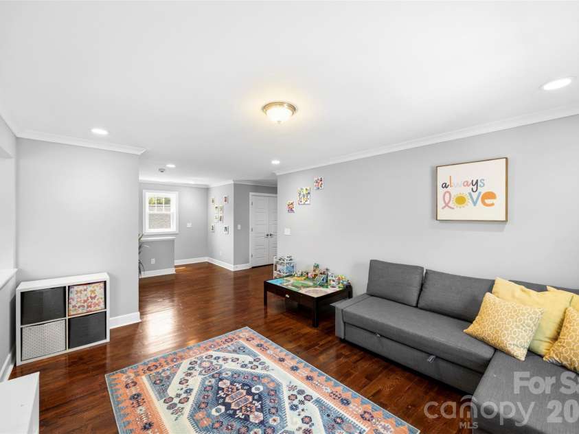1823 Allen Street, Charlotte, NC 28205.  MLS# CAR4378484, YatesRealty ID 33683. Loft Upper Level